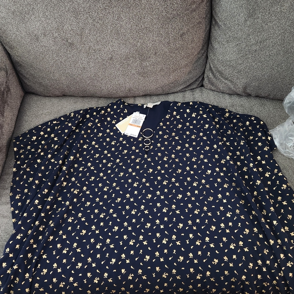 Micheal Kors top